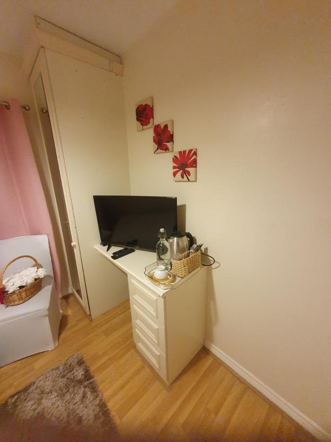 Double Size And Single In Barking
