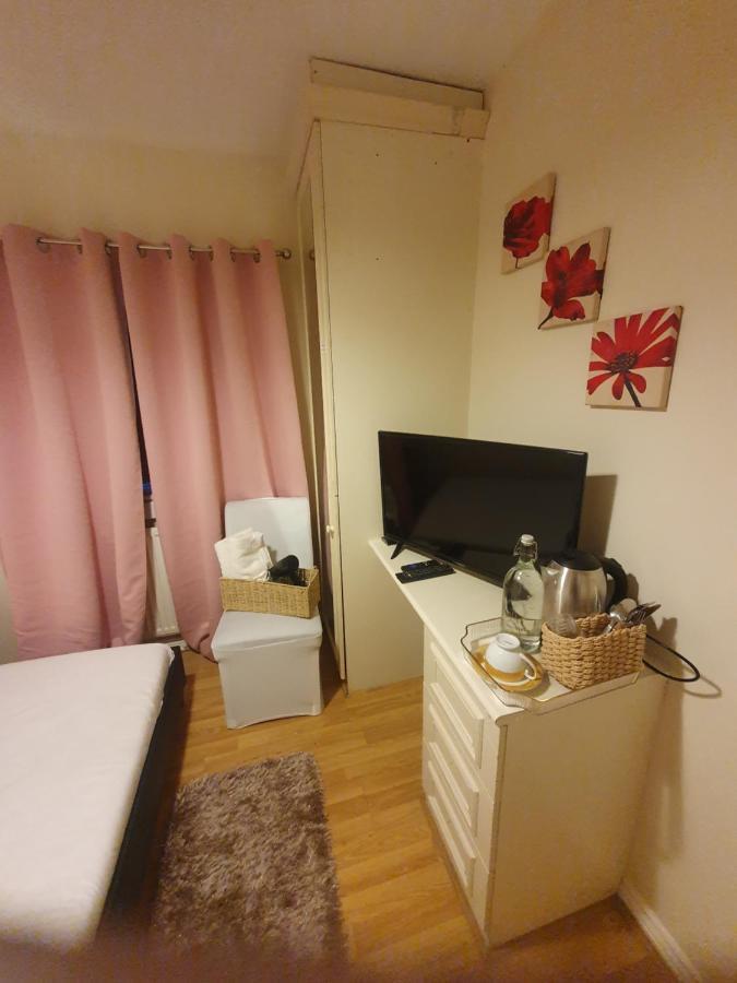 Double Size And Single In Barking Homestay Barking (Greater London)