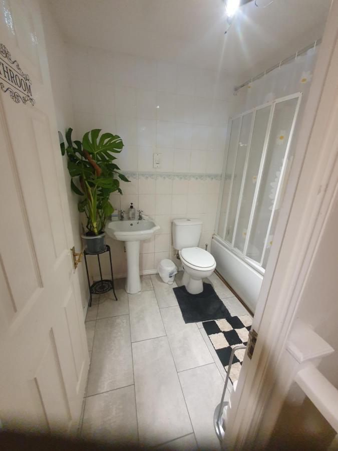 Double Size And Single In Barking Barking (Greater London)